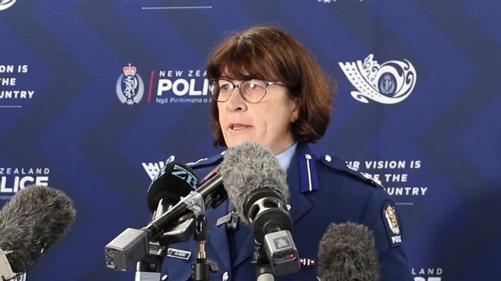 NZ Fugitive Father Tom Phillips Shot